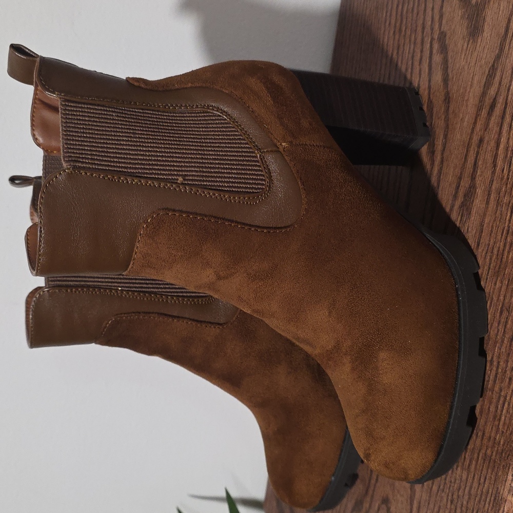 🌞🌞Chelsea Brown Faux Suede Heel Ankle Boots Womens 8 - Picture 3 of 8
